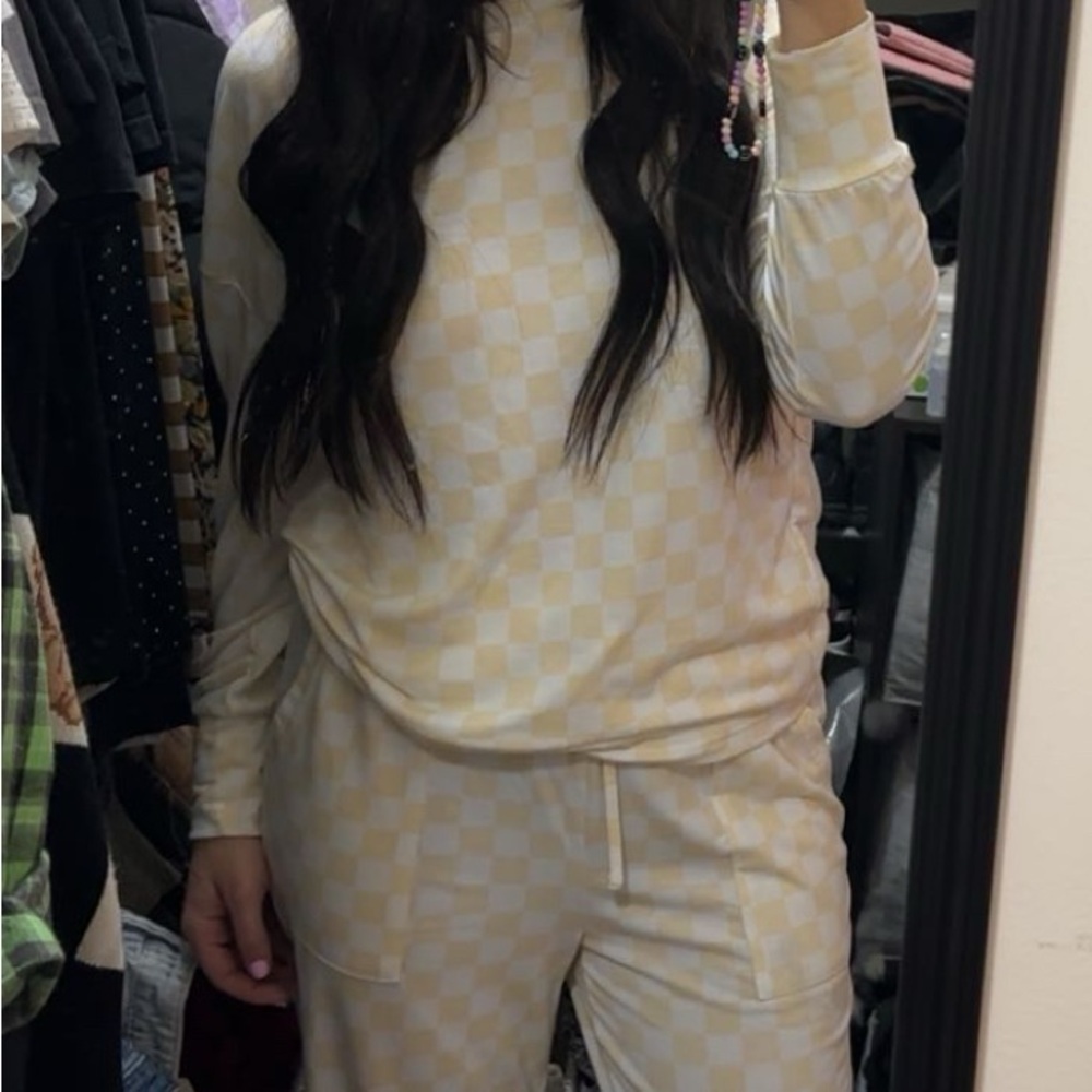 Zara Beige Checkered Lounge Set